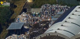 Yere temas eden araba leşleri, alana el konuldu
