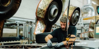 Smart Step for Production Continuity from Continental: Tire Production Optimization with Autonomous Robots
