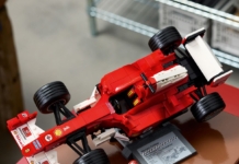 An F1 legend in Lego bricks: here is Michael Schumacher’s Ferrari F2004 Il set Lego Icons F1 con la Ferrari F2004 di Michael Schumacher