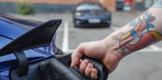 Auto elettriche, nel 2025 la quota di mercato italiana è cresciuta al 6,15%