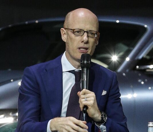 Cambio al vertice di Porsche, Leiters assume la guida