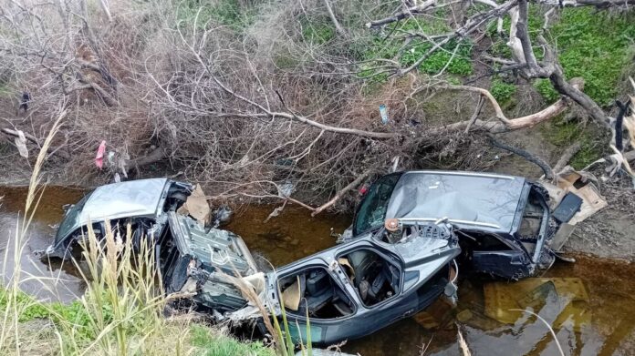 Carcasse di auto rubate e date alle fiamme nelle campagne Carcasse di auto rubate e date alle fiamme nelle campagne del Foggiano