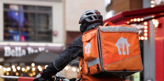 Comune di Bologna e Just Eat firmano la Carta della sicurezza stradale per i rider