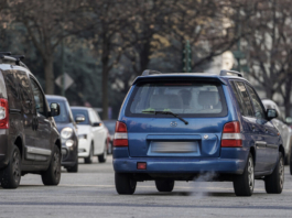 Da domani a Torino semaforo antismog arancio, stop a diesel Euro 5
