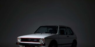 El Golf GTI original cumple 50 años: medio siglo del compacto deportivo que dicen que cambió la historia