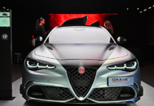 Eleganza, unicità ed emozioni nell'Alfa Romeo Giulia Quadrifoglio Luna Rossa