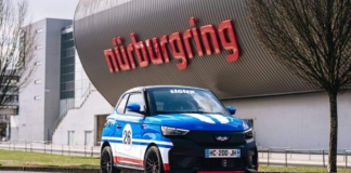 Este microcoche diésel de 8 CV ha sido capaz de destronar al Trabant P50 como el más lento de Nürburgring