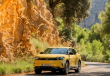 Ford rinnova l'offerta elettrica: nuove batterie LFP per Explorer e Capri