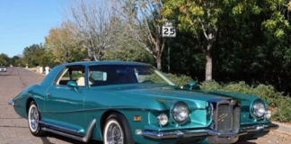 In vendita la Stutz Blackhawk VI del 1977 di Willie Mays
