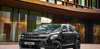 Jeep Avenger, il suv più amato dagli italiani, diventa anche Black Edition