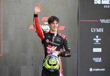 Ollie Bearman con la tuta Haas nel 2025