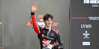 Ollie Bearman con la tuta Haas nel 2025