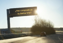 La DGT rectifica sobre los triángulos justo cuando la V16 pasa a ser obligatoria La DGT rectifica sobre los triángulos justo cuando la V16 pasa a ser obligatoria