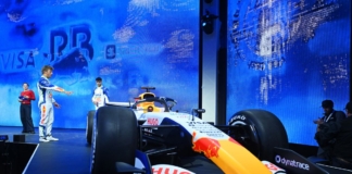 Presentazione livrea Racing Bulls 2026, Detroit: Liam Lawson e Arvid Lindblad - Foto: Red Bull Content Pool