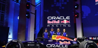 Presentazione livrea Red Bull 2026, Detroit: Max Verstappen, Isack Hadjar, Laurent Mekies e Alisha Palmowski - Foto: Red Bull Content Pool