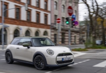 Mini Paul Smith Edition, l’alta moda viaggia su strada Mini Paul Smith Edition, l'alta moda viaggia su strada