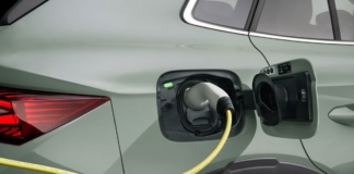 Elektroauto-Skoda-Elroq-laedt