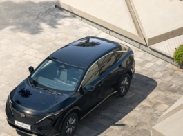 Nissan integra i pannelli solari in un'Ariya laboratorio