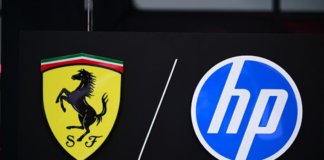 Il logo Ferrari e quello HP