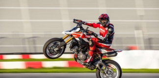 Nueva Ducati Hypermotard V2: más ligera, ágil, sofisticada y potente