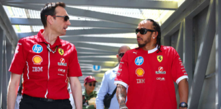 F1 GP Monaco 2025, Monte Carlo: Lewis Hamilton (GBR - Scuderia Ferrari) parla con il suo ingegnere di pista Riccardo Adami - Foto: Getty Images