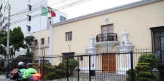 Perù, decreto presidenziale vieta due adulti a bordo di una moto