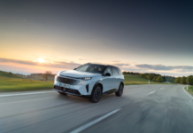 Peugeot pensa ad una nuova ammiraglia sopra la 5008 Peugeot E-5008 Dual Motor