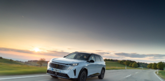 Peugeot E-5008 Dual Motor