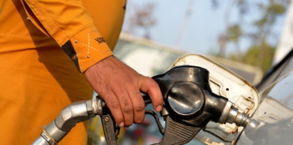 Prezzo dei carburanti in ribasso, atteso nuovo calo domani