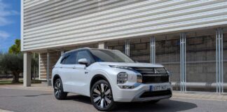 Prueba Mitsubishi Outlander PHEV Kaiteki+ 4WD: el nipón está de vuelta para dar guerra