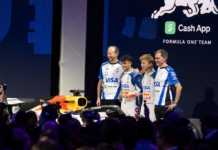 Presentazione livrea Racing Bulls 2026, Detroit: Peter Bayer, Liam Lawson, Arvid Lindblad e Alan Permane - Foto: Red Bull Content Pool