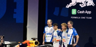 Presentazione livrea Racing Bulls 2026, Detroit: Peter Bayer, Liam Lawson, Arvid Lindblad e Alan Permane - Foto: Red Bull Content Pool