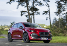 Renault Clio si rinnova, riflettori sul nuovo full hybrid E-Tech da 160 cv