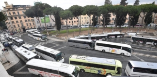 Unrae, il tema della sicurezza centrale per i bus turistici
