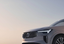 Volvo pensa ad un nuovo SUV ibrido a tre file Frontale della nuova Volvo XC90