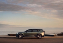 Volvo svela l'elettrica EX60 e punta al cuore del mercato europeo