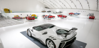 Al museo Enzo Ferrari la mostra "The Greatest Hits-Music legends and their Ferraris"