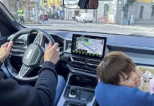 Bimbi in auto: troppi errori e pochi controlli, test a Milano e Roma