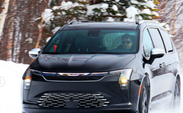 Chrysler Pacifica 2027, cambia per riconquistare la leadership Usa nei minivan