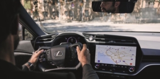 Con il sistema steer-by-wire Lexus cambia lo sterzo