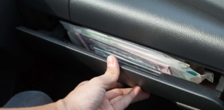 Documentación obligatoria en el coche: qué hay que llevar y qué ya no es imprescindible