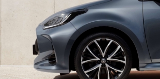 El Toyota Yaris más barato empujado a mejorar equipamiento y bajar su precio aún más