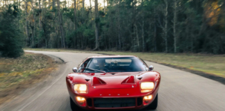Ford GT40 MK I, uno dei 31 esemplari stradali all'asta di RM Sotheby's
