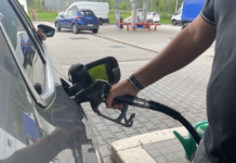 Gasolio al massimo da undici mesi, a 1,714 euro al litro in modalità self service Gasolio al massimo da undici mesi, a 1,714 euro al litro in modalità self service