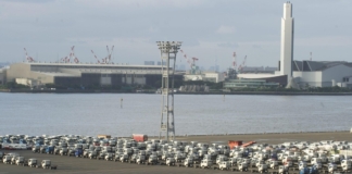 Giappone, bollini di sicurezza obbligatori per le auto importate dagli Usa - Mondo Motori