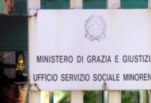 Inseguimenti a 150 chilometri orari ad auto guidate da ragazzini Inseguimenti a 150 chilometri orari ad auto guidate da ragazzini