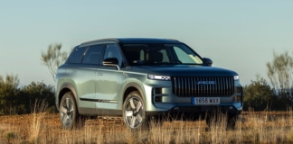 Jaguar Land Rover estaría negociando un acuerdo en Europa para fabricar los coches chinos de la marca que ‘imita’ sus diseños