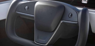 La UE ya no regula con lógica, para eso tenemos a China: Ahora prohíben el peor volante de la historia (aunque los Tesla lovers lo amen)