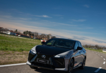 Lexus RZ, nuova esperienza di guida a bordo del suv elettrico