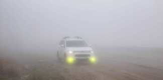 Luces antinieblas: cuándo hay que ponerlas, cuándo no y cómo usarlas sin jugarte la multa